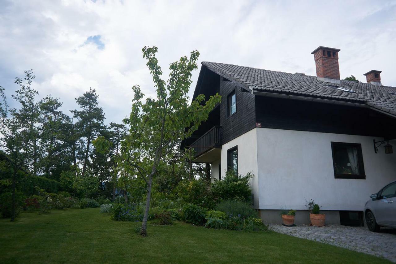 Apartment Ivana B Lesce  Exterior photo